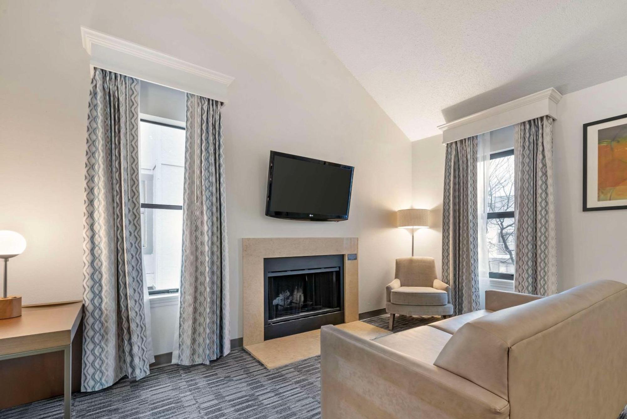 Mainstay Suites St Louis - Galleria Richmond Heights Экстерьер фото