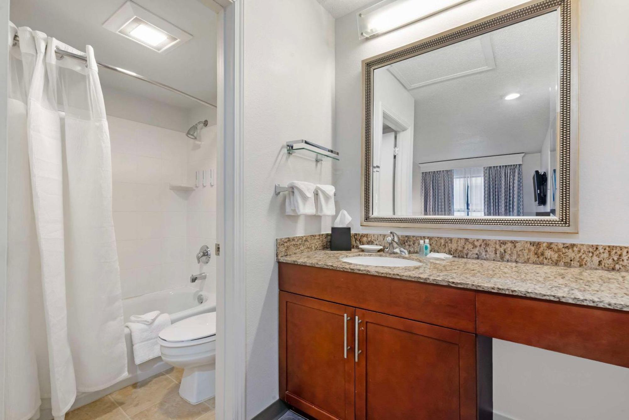 Mainstay Suites St Louis - Galleria Richmond Heights Экстерьер фото