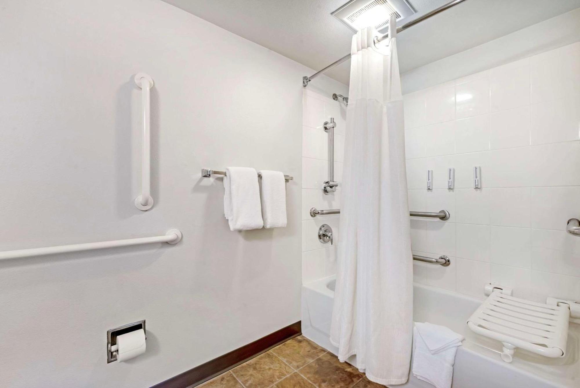 Mainstay Suites St Louis - Galleria Richmond Heights Экстерьер фото